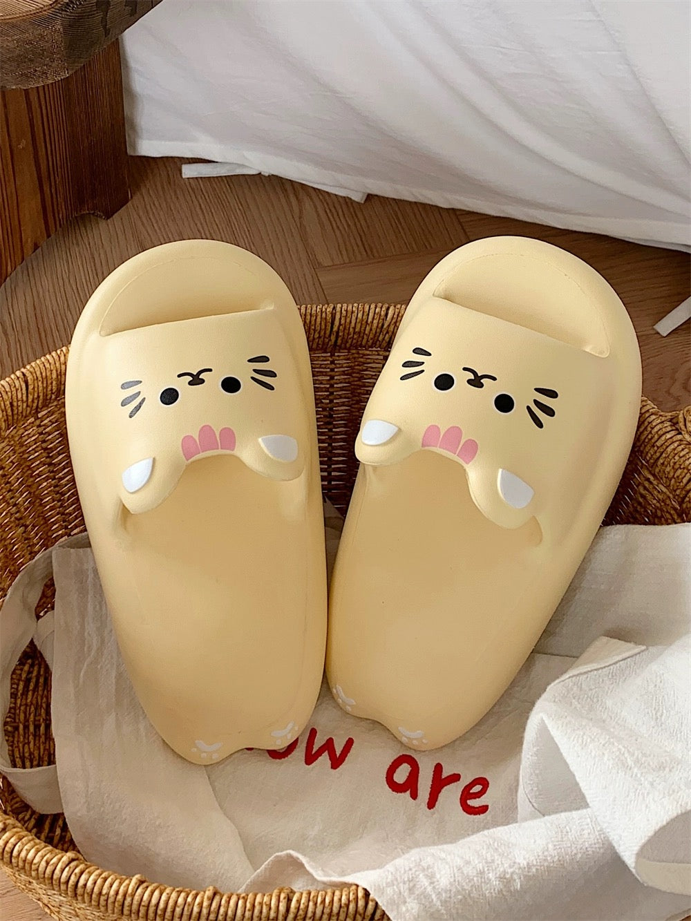 SOE27 | Cute kitty flipper, home and bathroom slipper