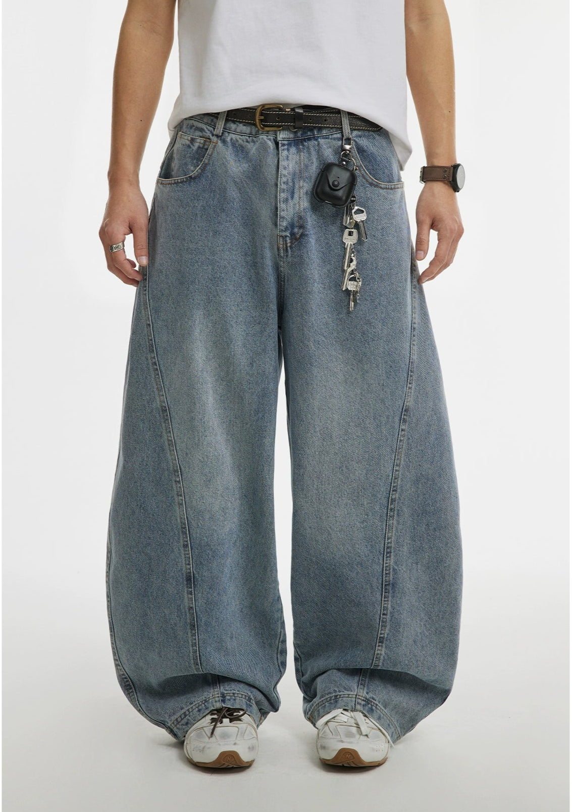Wide-Legged Loose Casual Jeans