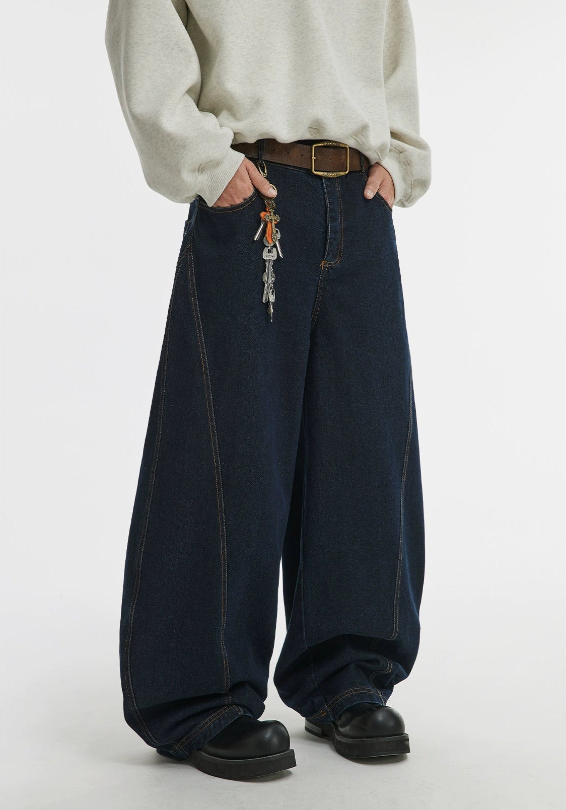 Wide-Legged Loose Casual Jeans