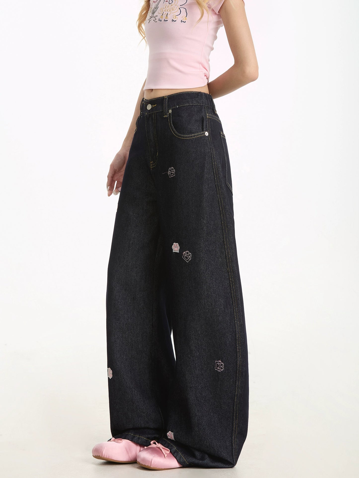 Cat's Paw Embroidered Loose Jeans
