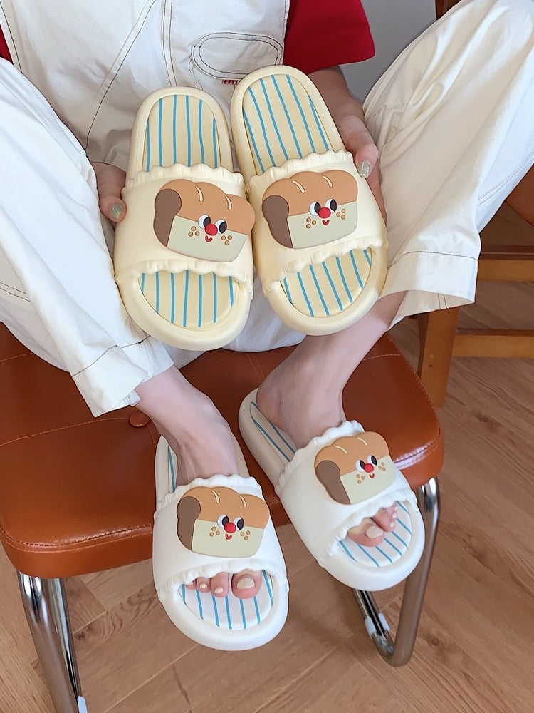 SOE28 | Cartoon toast slippers to wear at home, non-slip slipper