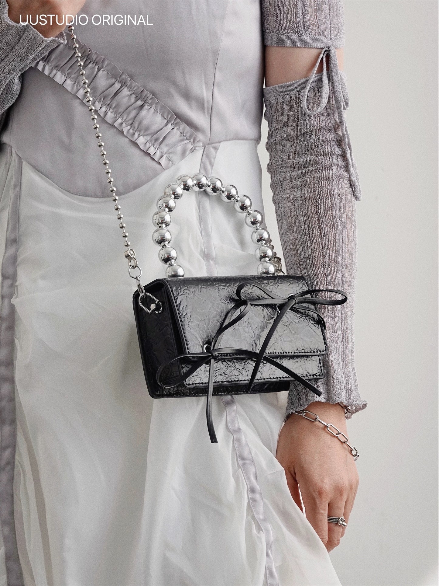 BAG05 | Bow Tie Black White Pearl Bag