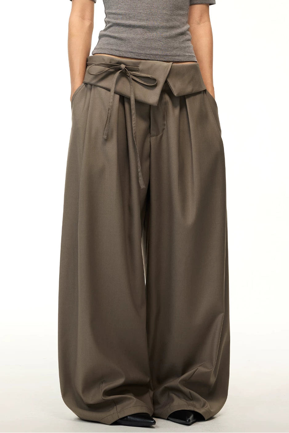 Vintage Pleated Wide-Leg Trousers detail