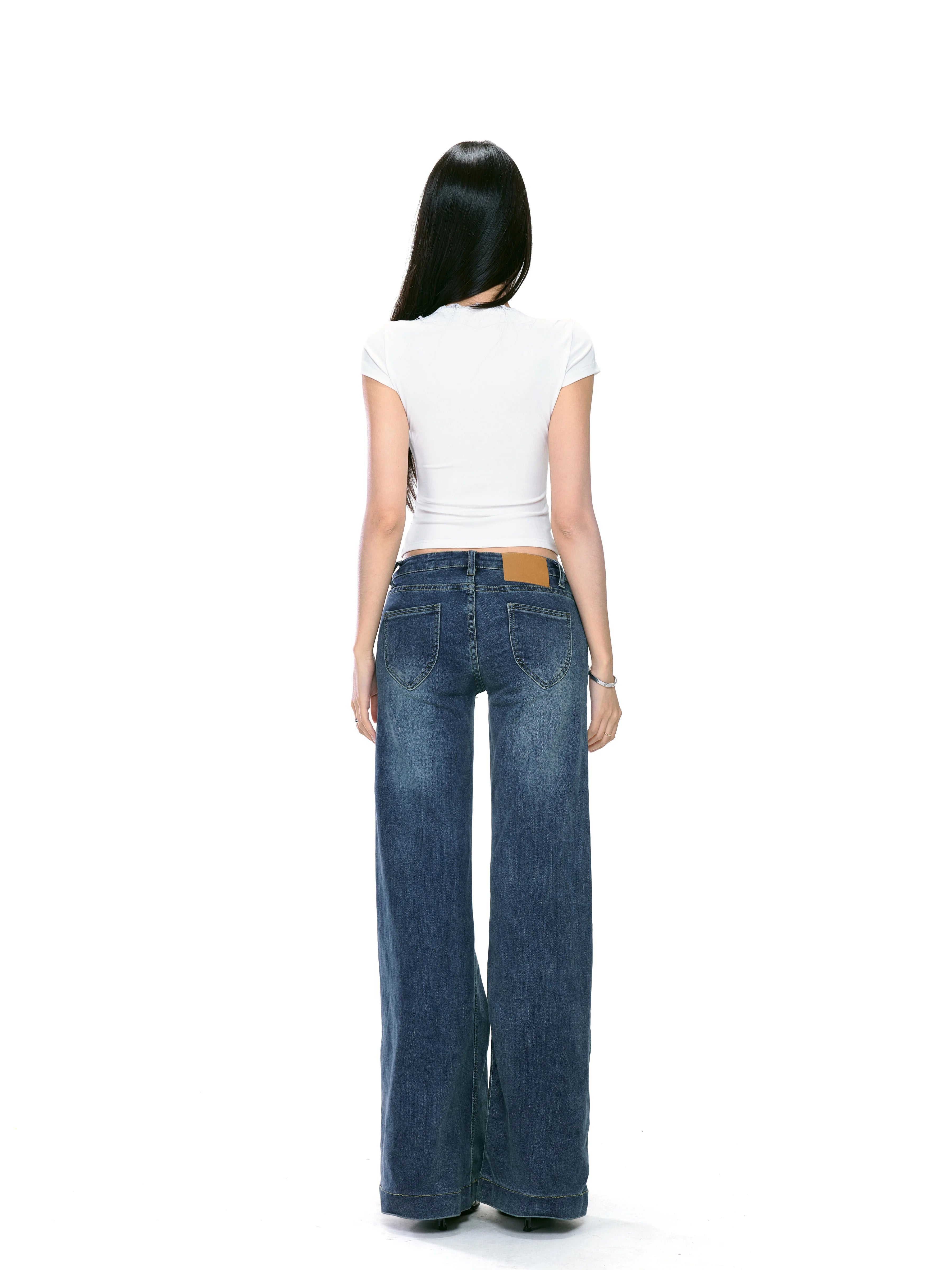 Bow-Front Fitted V-Neck Top
