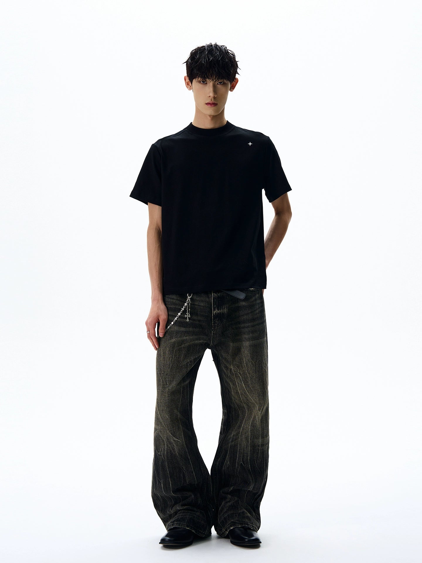 Simple Polaris Cropped Embroidered Tee