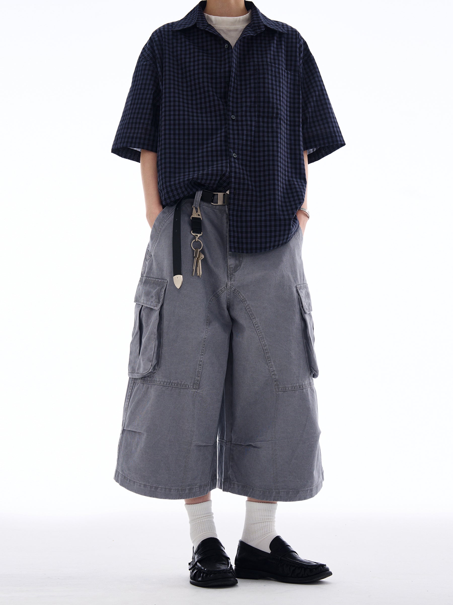 Distressed Cargo Shorts Multi-Pocket Cropped Pants