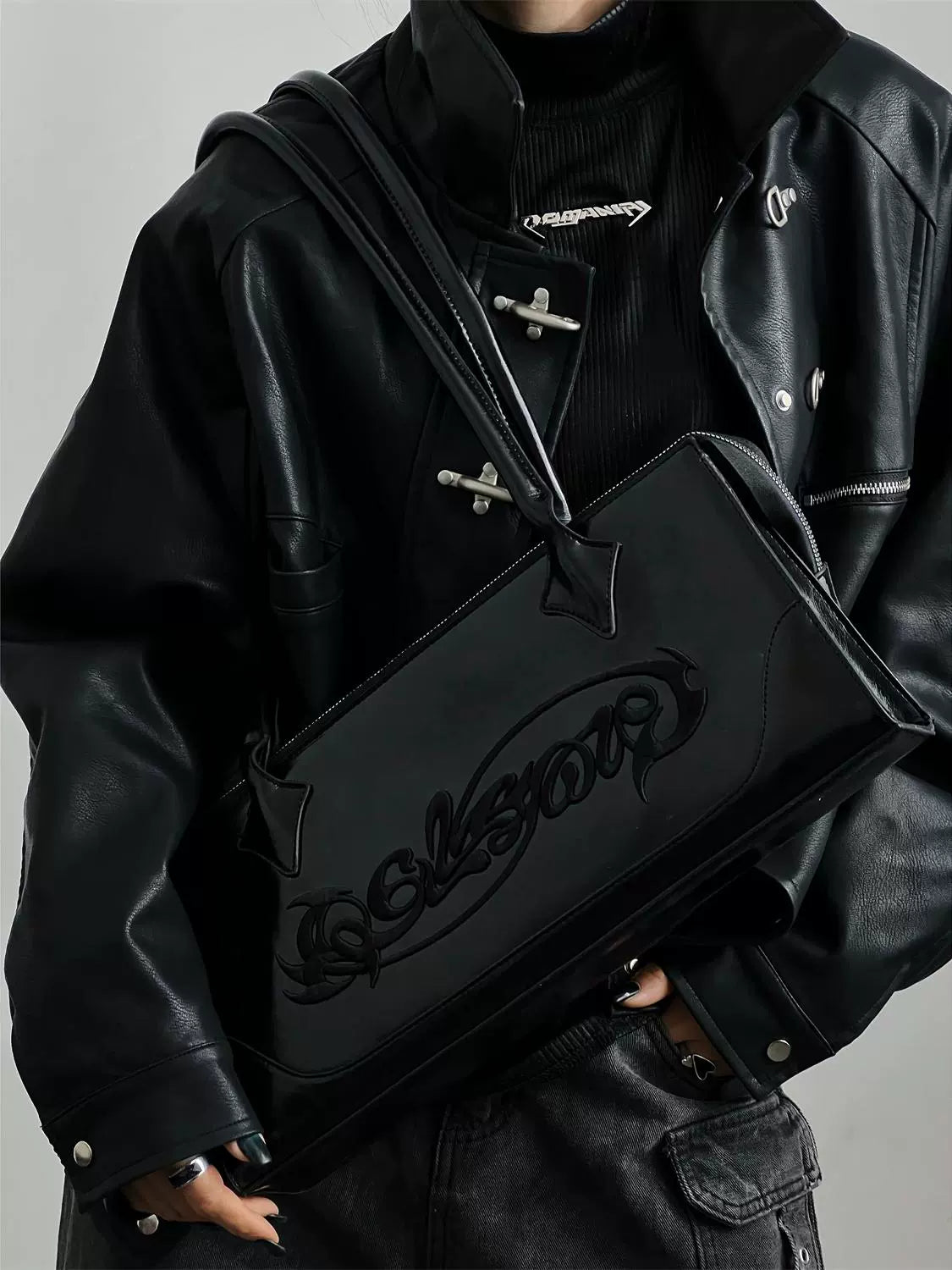 Dark Style Embroidery Armpit Baguette Bag