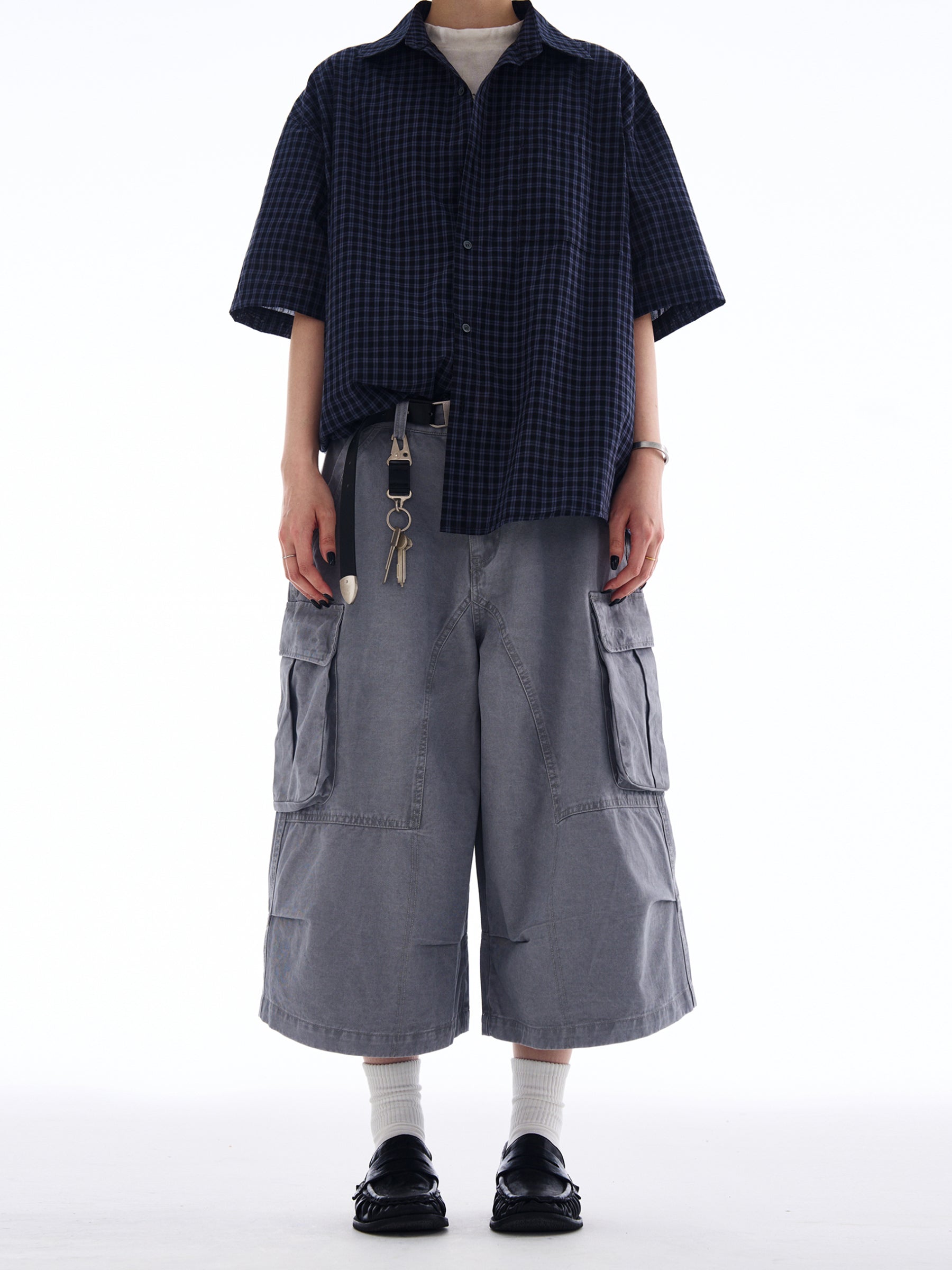 Distressed Cargo Shorts Multi-Pocket Cropped Pants