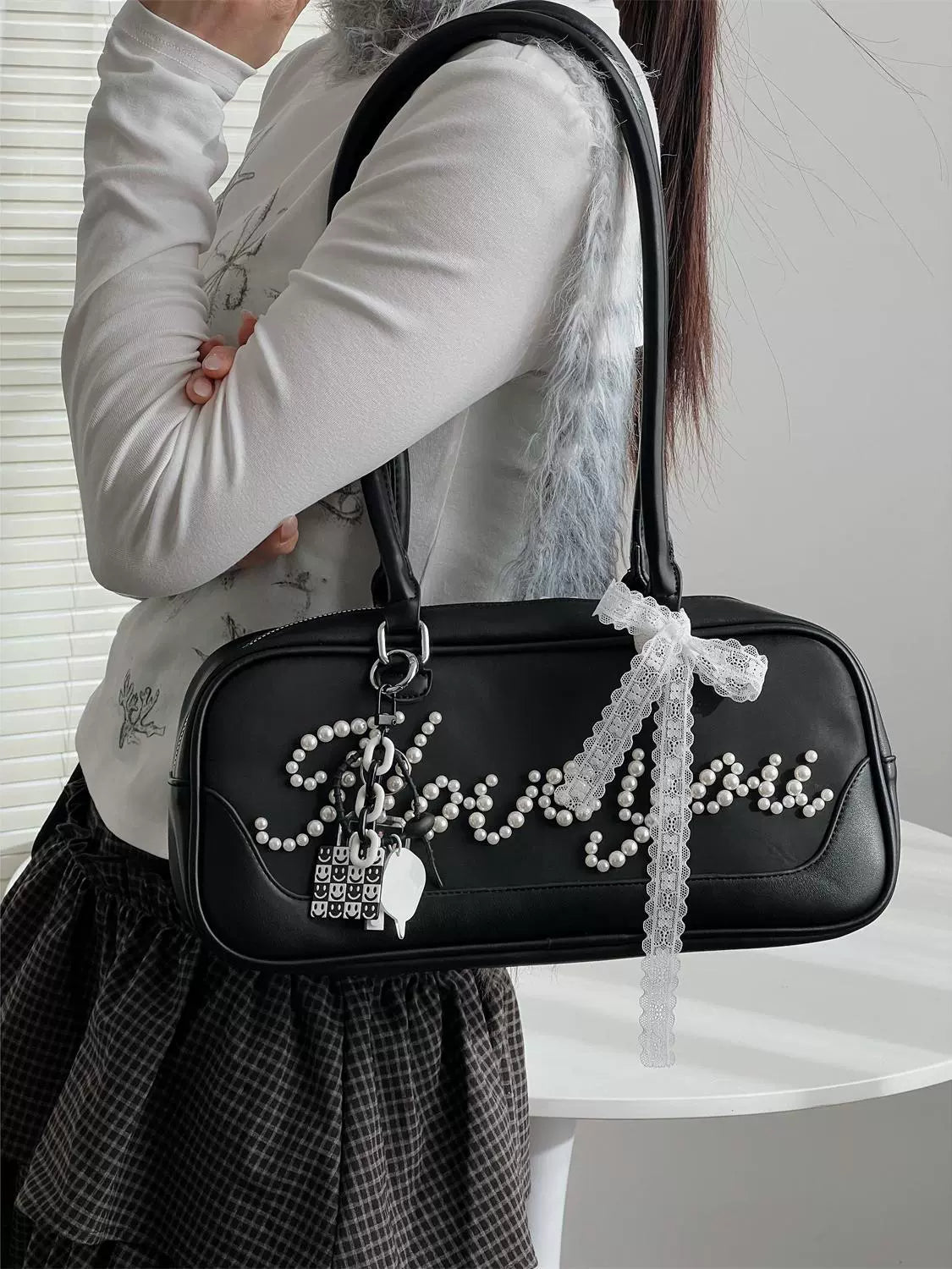 Pearl Rivet Bowling Armpit Baguette Bag